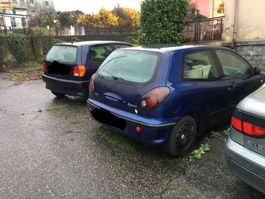 Germignaga, auto abbandonate in Via Fabio Filzi 