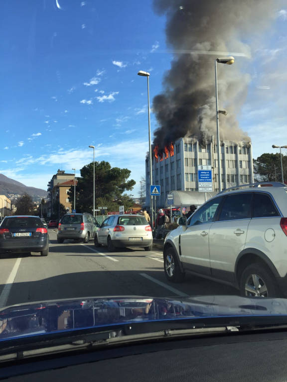 Incendio alla ex Ratti