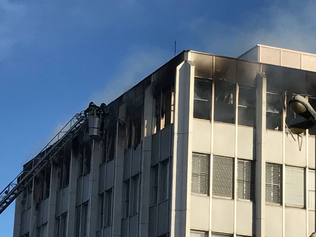 Incendio alla ex Ratti