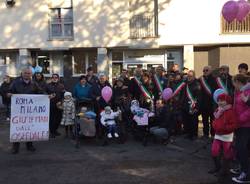 La protesta delle mamme per l'ospedale di angera