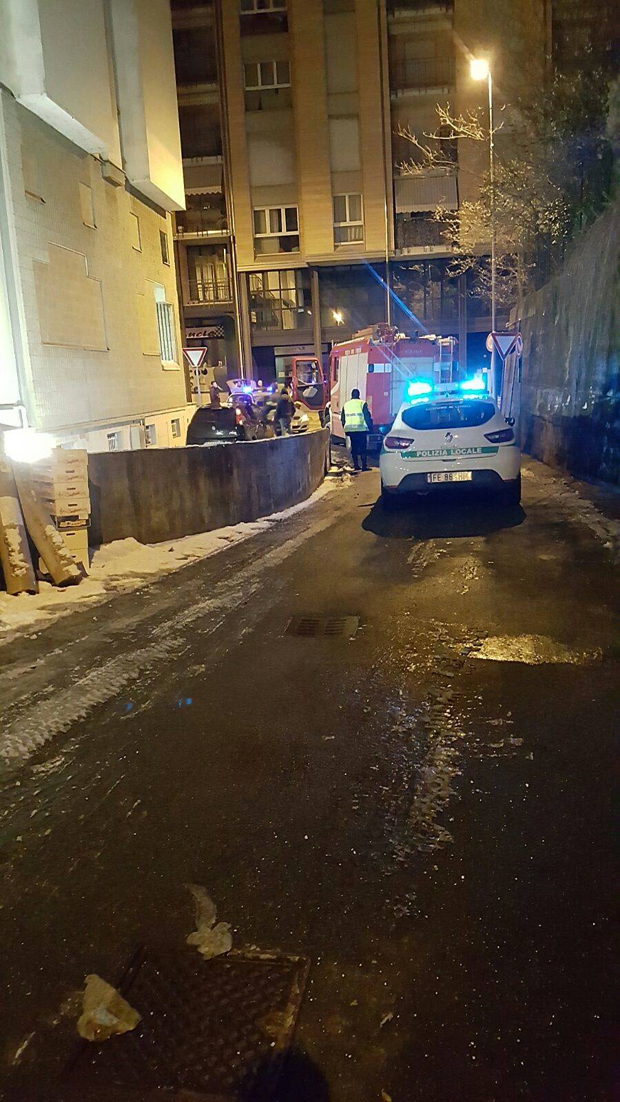 Vandalismi nella notte a Luino