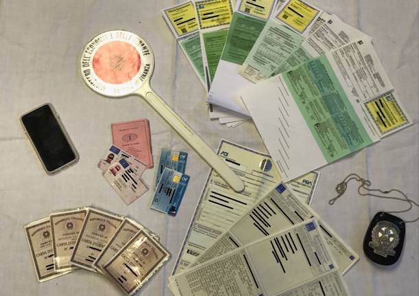 La truffa delle carte d’identità false