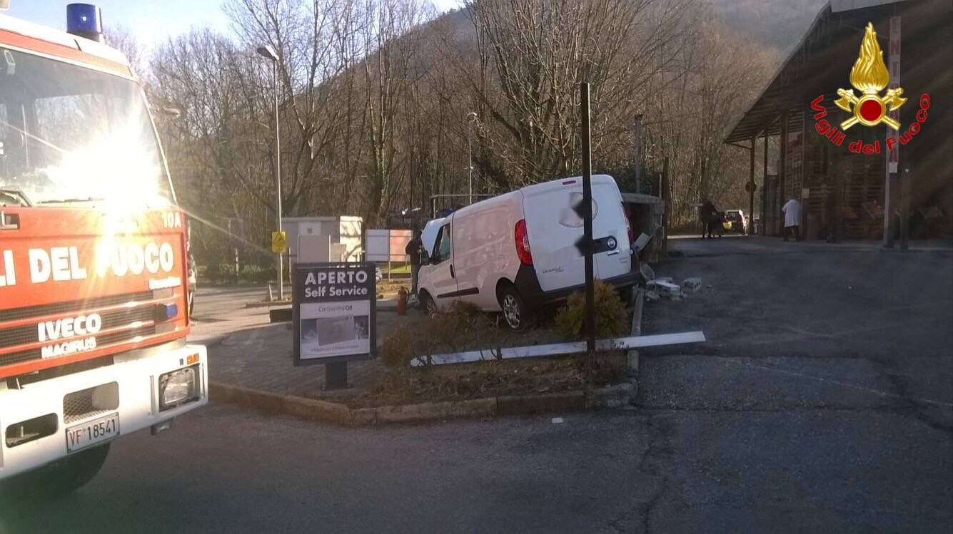 Ore impegnative per i vigili del fuoco