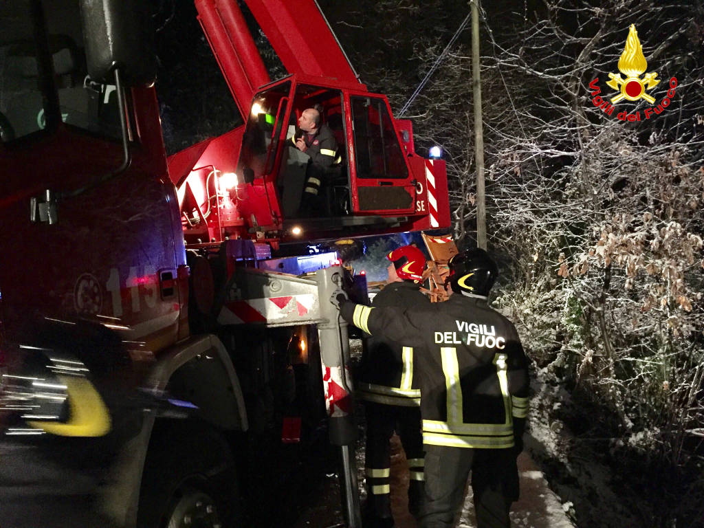 Rimozione spazzaneve a Orascio, Maccagno 10 gennaio 2017