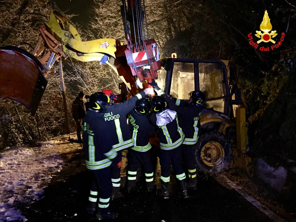 Rimozione spazzaneve a Orascio, Maccagno 10 gennaio 2017