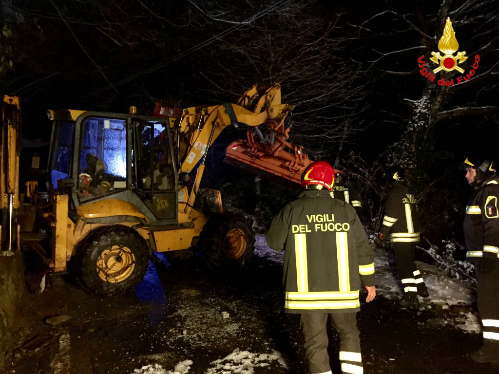 Rimozione spazzaneve a Orascio, Maccagno 10 gennaio 2017