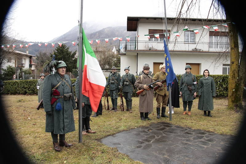 L\'omaggio degli Alpini ai Caduti