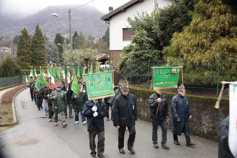 L\'omaggio degli Alpini ai Caduti