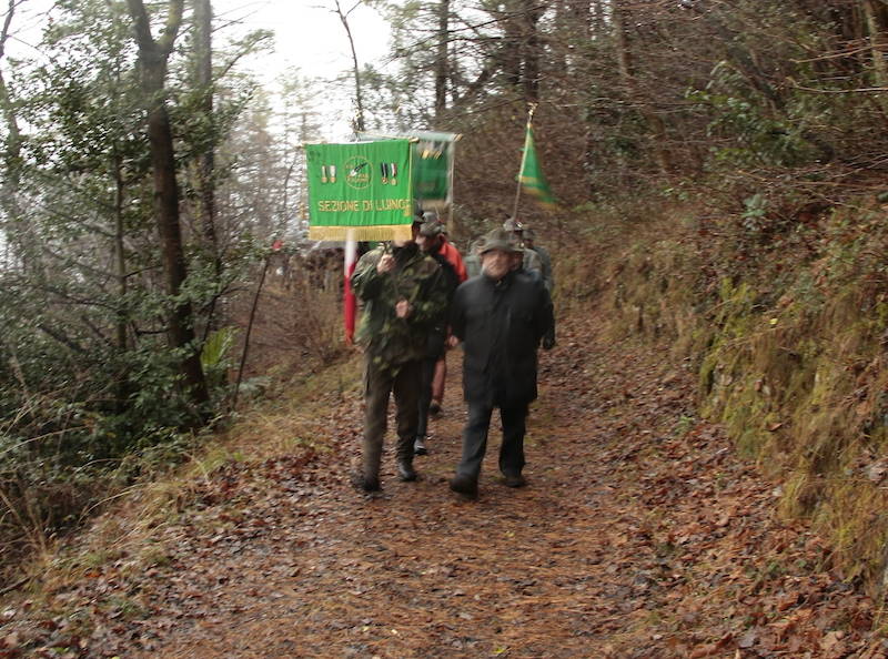 L\'alzabandiera per i Caduti