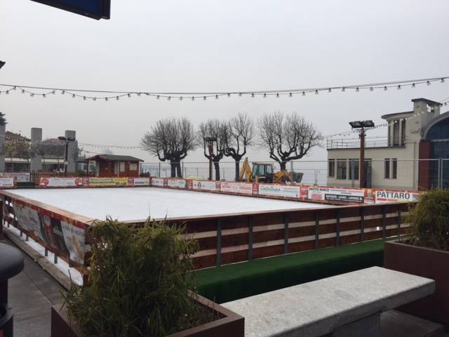 Ghiaccio in piazza si pattina fino al 12