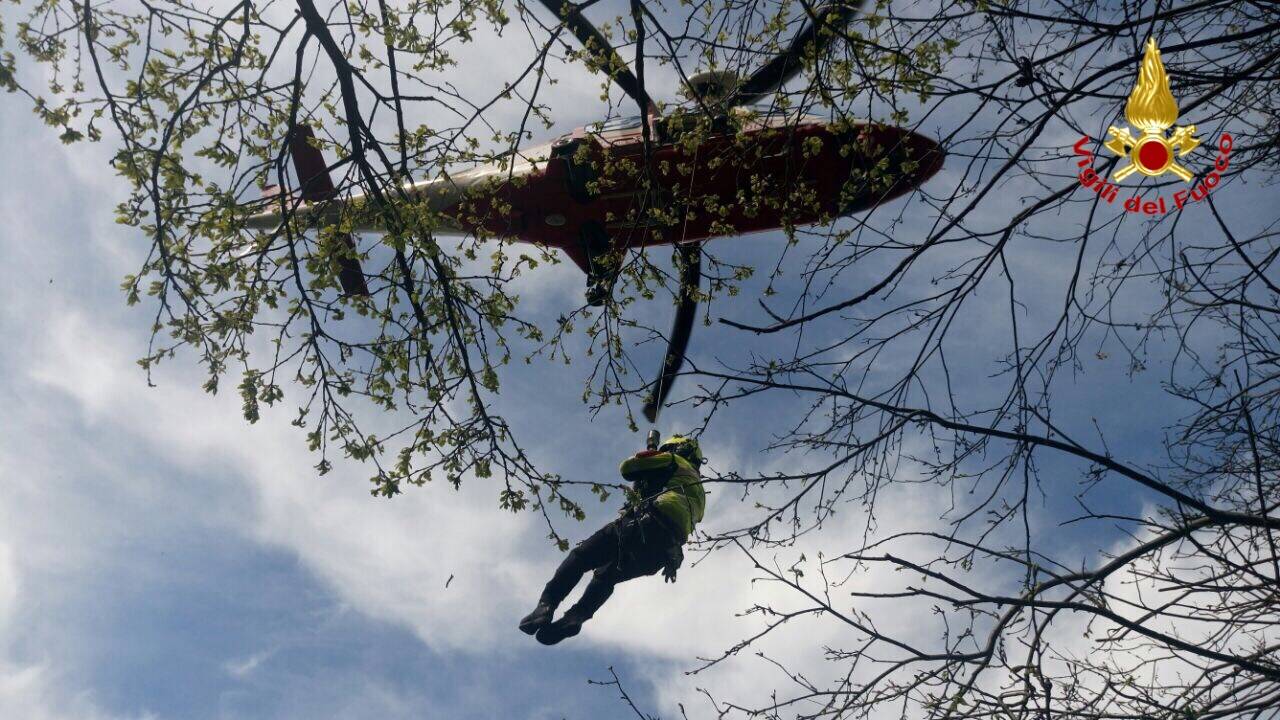 Coniugi scomparsi, i vigili del fuoco trovano il marito