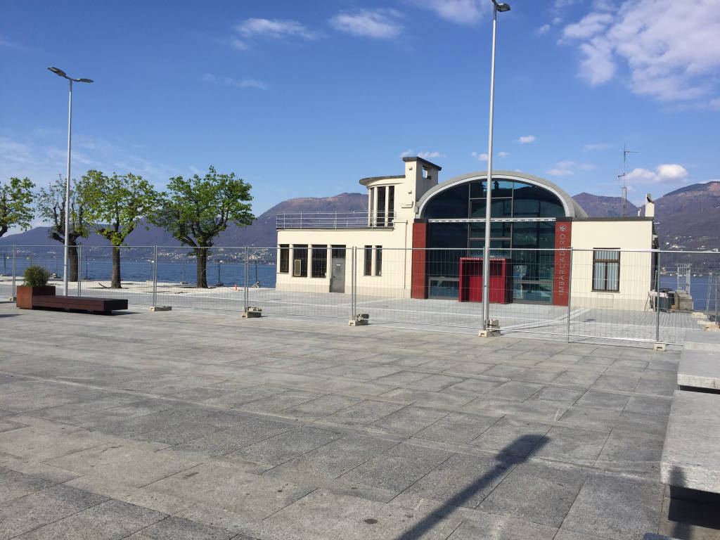 La nuova piazza imbarcadero a Luino