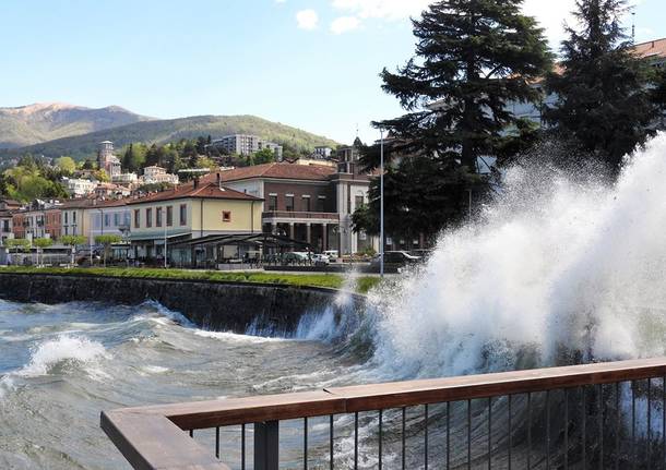 Il lago Maggiore in burrasca visto da Candido Quatrale