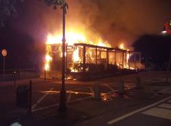 incendio chiosco la noce angera vigili del fuoco