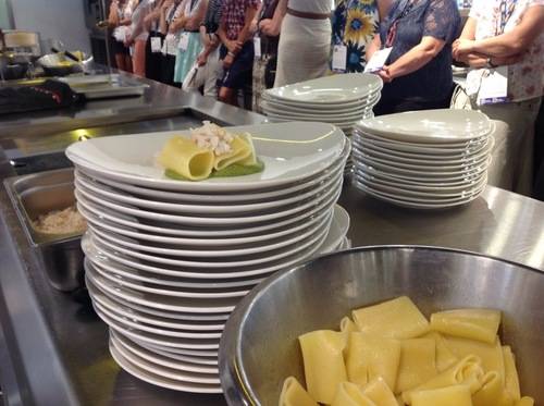 Panna da grattuggiare e sfoglia liquida, il soprendente menu di Simone Zambon