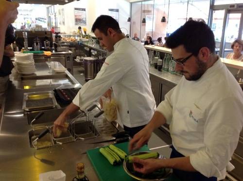 Panna da grattuggiare e sfoglia liquida, il soprendente menu di Simone Zambon