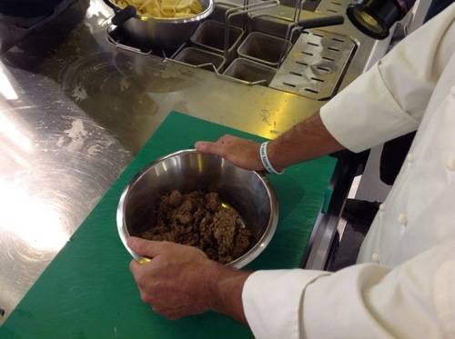 Panna da grattuggiare e sfoglia liquida, il soprendente menu di Simone Zambon