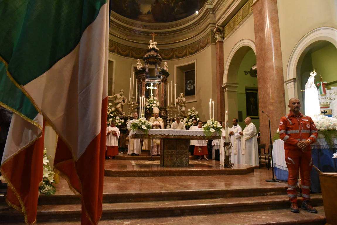 La grande processione con la Madonna di Fatima