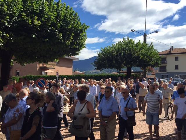 Il funerale di Giorgio Garagnani, alla guida del municipio di Germignaga per trent'anni