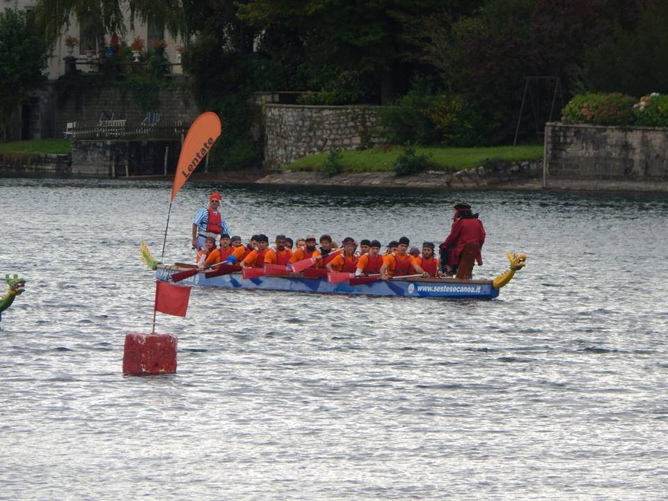 La gara di Dragon Boat a Sesto Calende