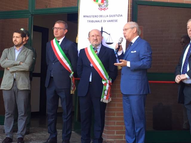 Taglio del nastro alla nuova sede di Comunità Montana