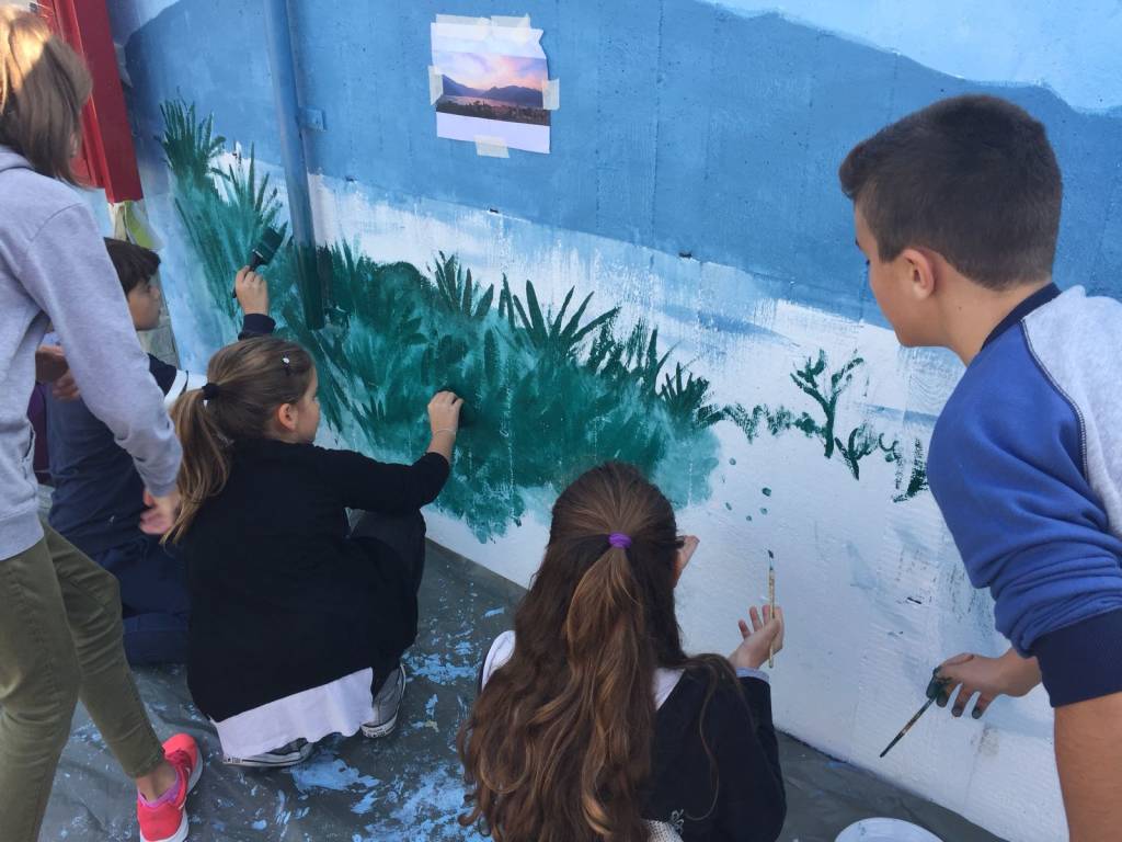 Un murales e una poesia per abbellire la scuola Sereni
