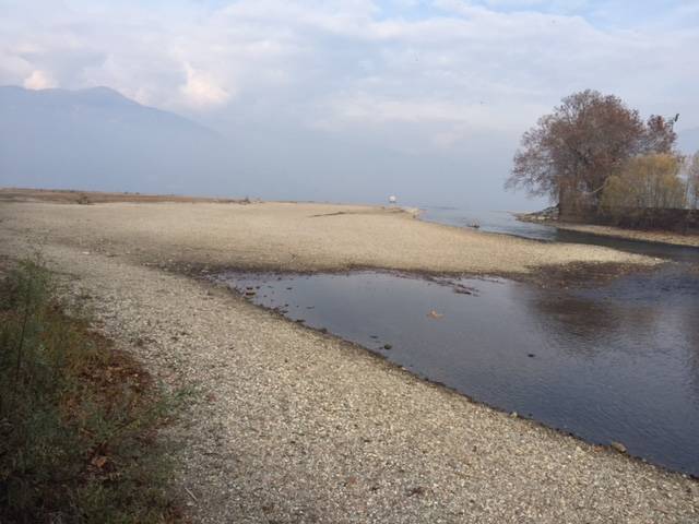 Verbano in secca tra fiume e lago