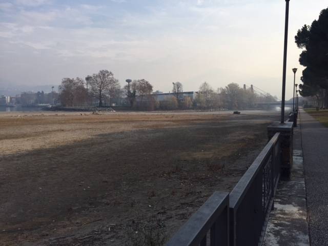 Verbano in secca tra fiume e lago