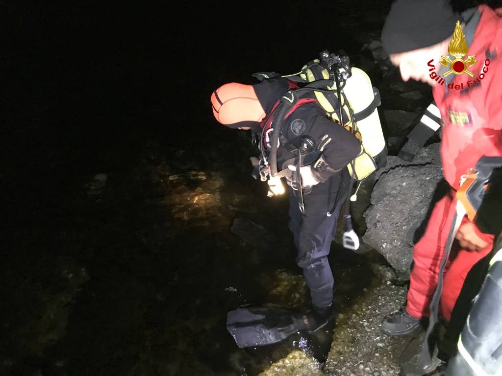 Recupero salma nel lago maggiore