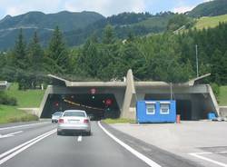 tunnel auto san gottardo