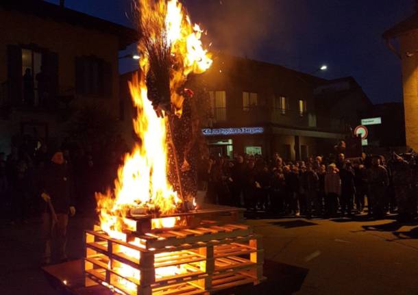 Il falò di Mercallo