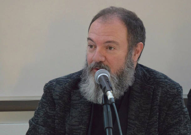 Milano - Carlo Lucarelli premiato alla Bocconi