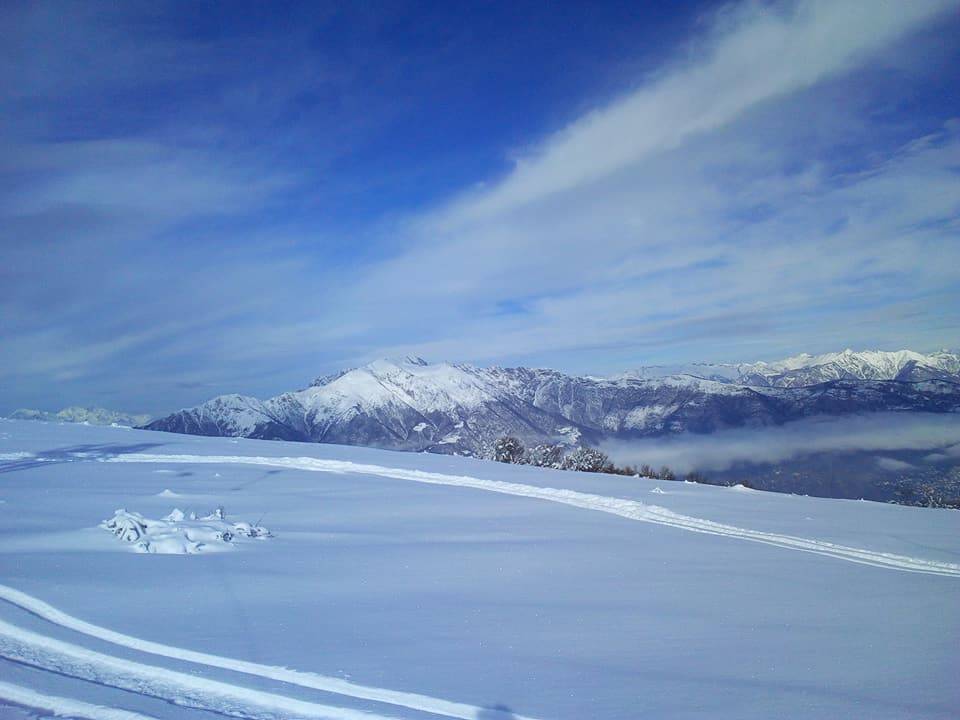 Forcora, si scia con la neve di marzo