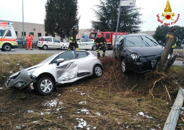 Incidente stradale ad Angera