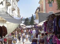 mercato di luino