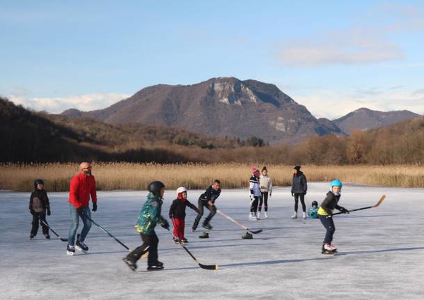 Si pattina alla torbiera di Ganna (foto di Luca Leone)