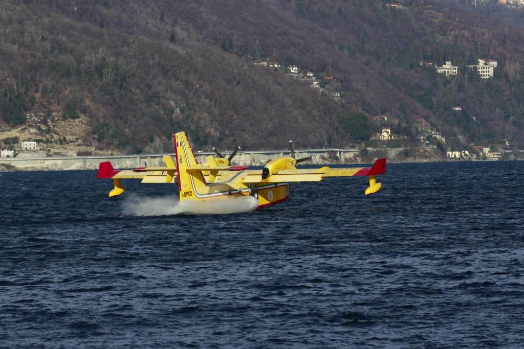 Il volo del Canadair