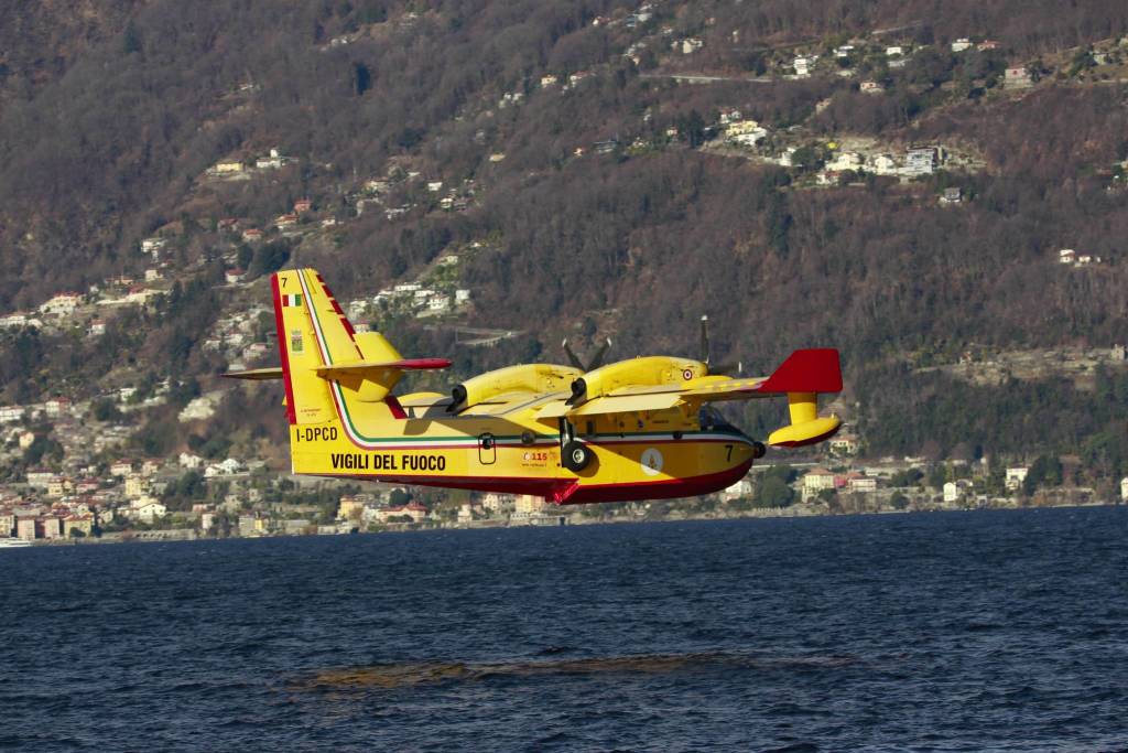 Il volo del Canadair