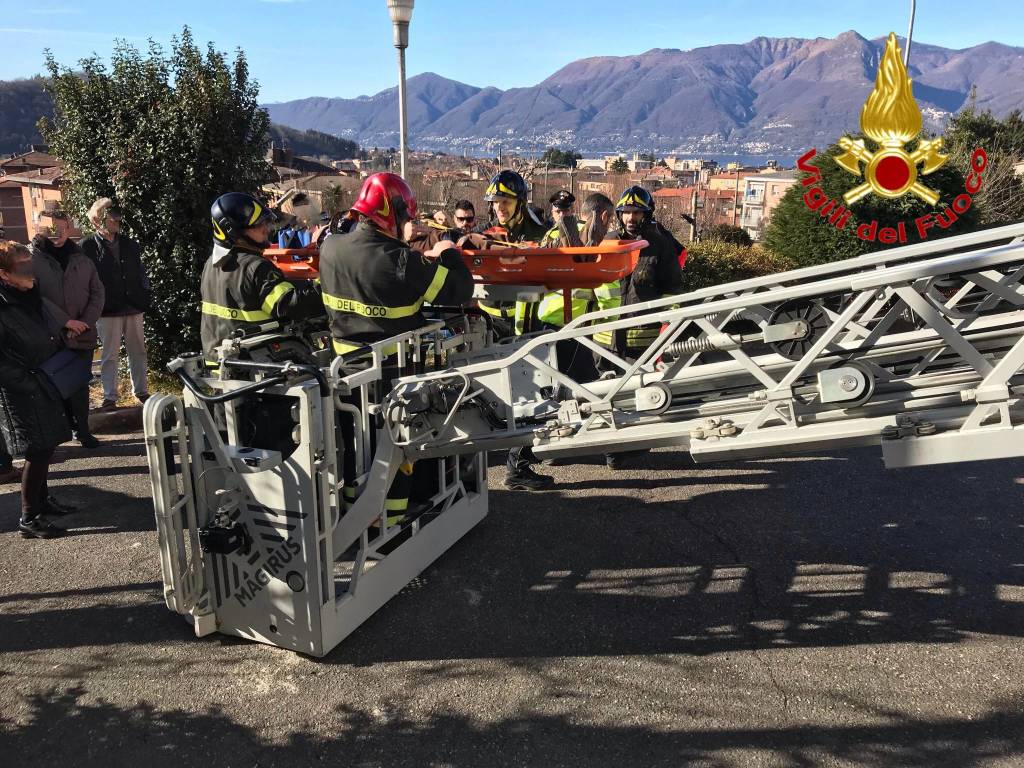 Luino, intervento dei vigili del fuoco nella chiesa di Moncucco