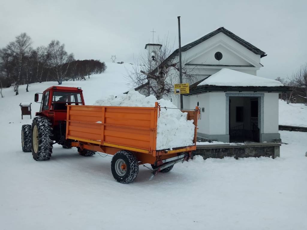 Forcora, la neve del “parcheggione” posata sulle piste