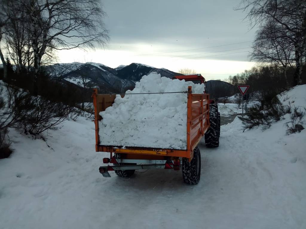 Forcora, la neve del “parcheggione” posata sulle piste