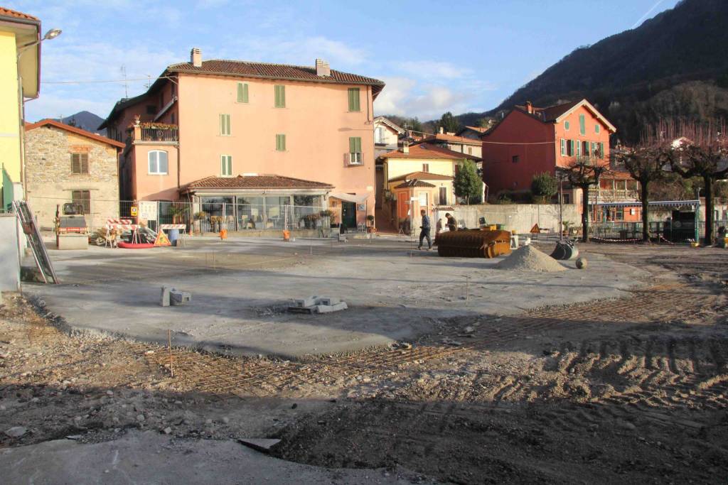 Lavori alla piazza di Caldè - febbraio 2019