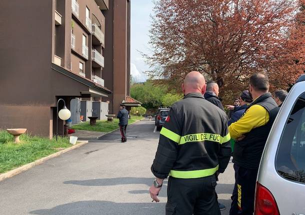 Incendio nel condominio della Verbanetta, il giorno dopo