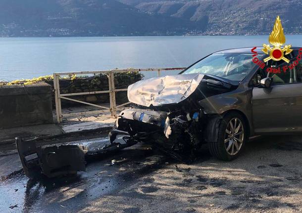 Frontale a Brezzo di Bedero, due feriti