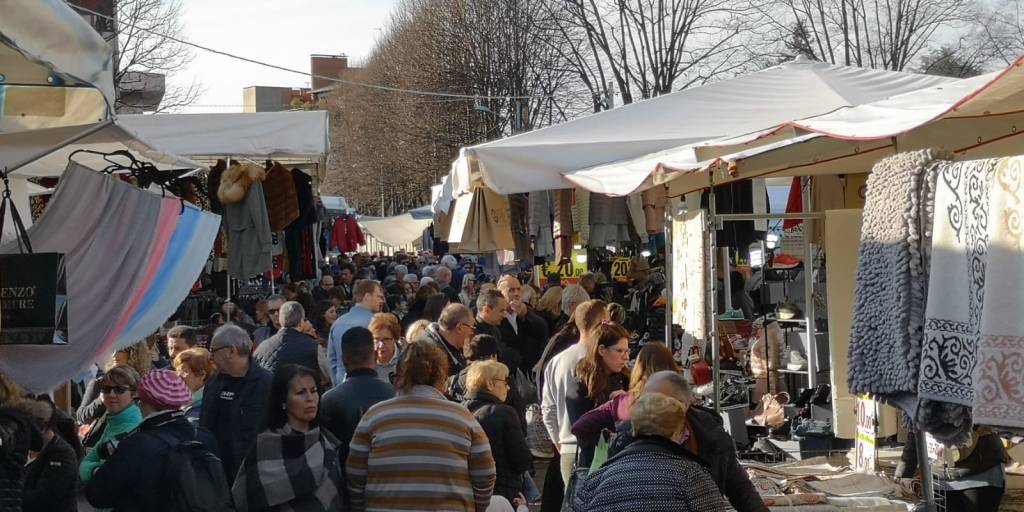 Pasqua ad Angera con Agli Ambulanti di Forte dei Marmi
