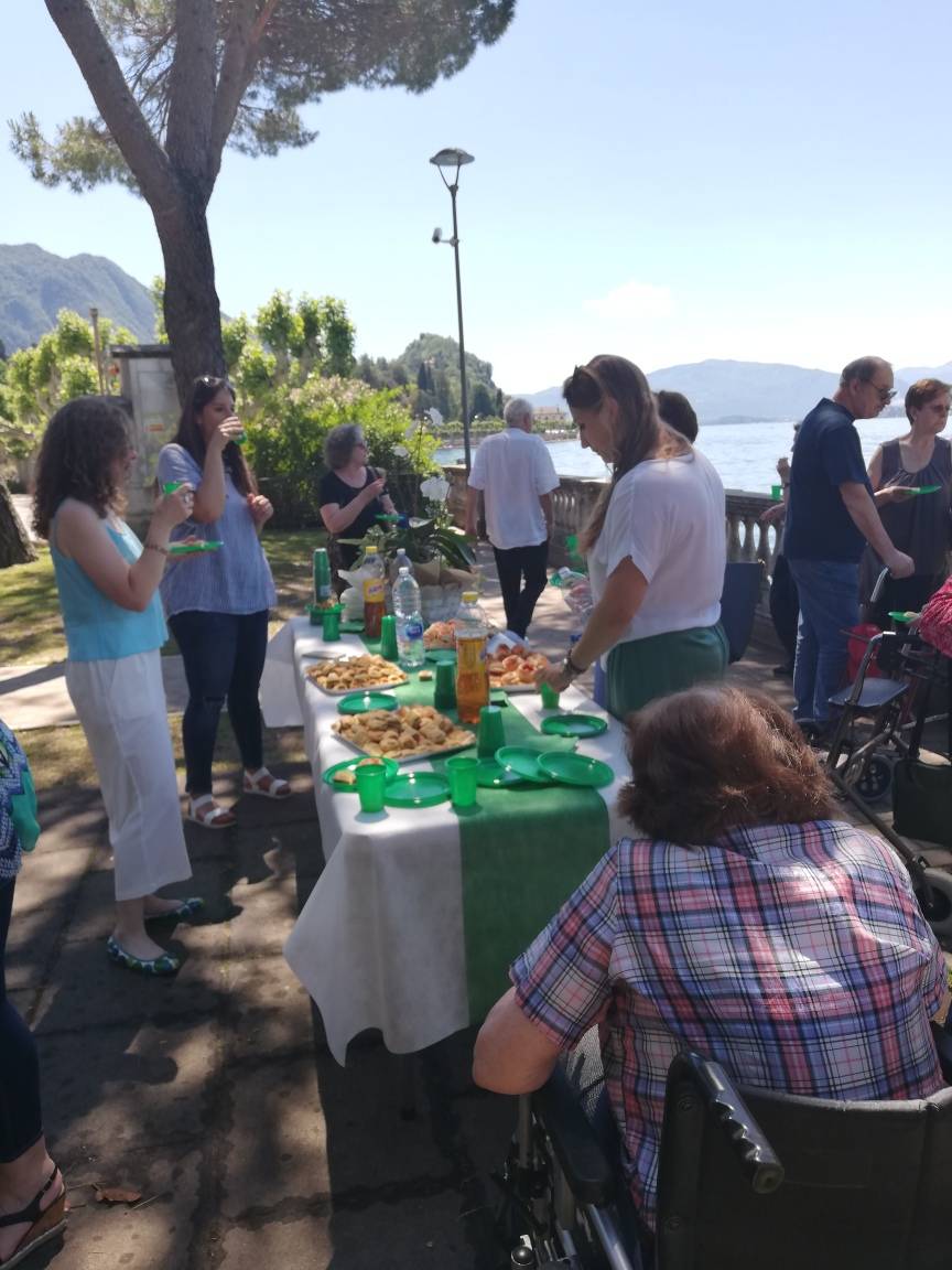 Inaugurazione panchine di Porto Valtravaglia