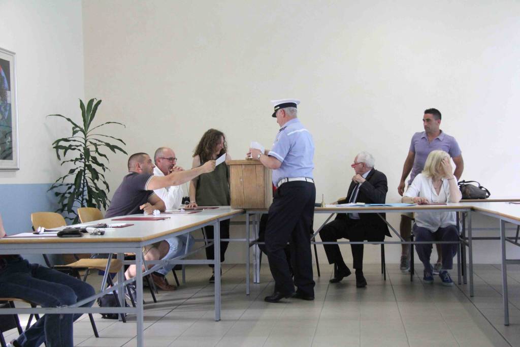 L'insediamento del sindaco Colombaroli di Porto Valtravaglia 