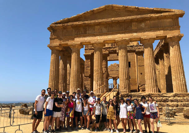 Dodici ragazzi degli oratori estivi in visita in Sicilia