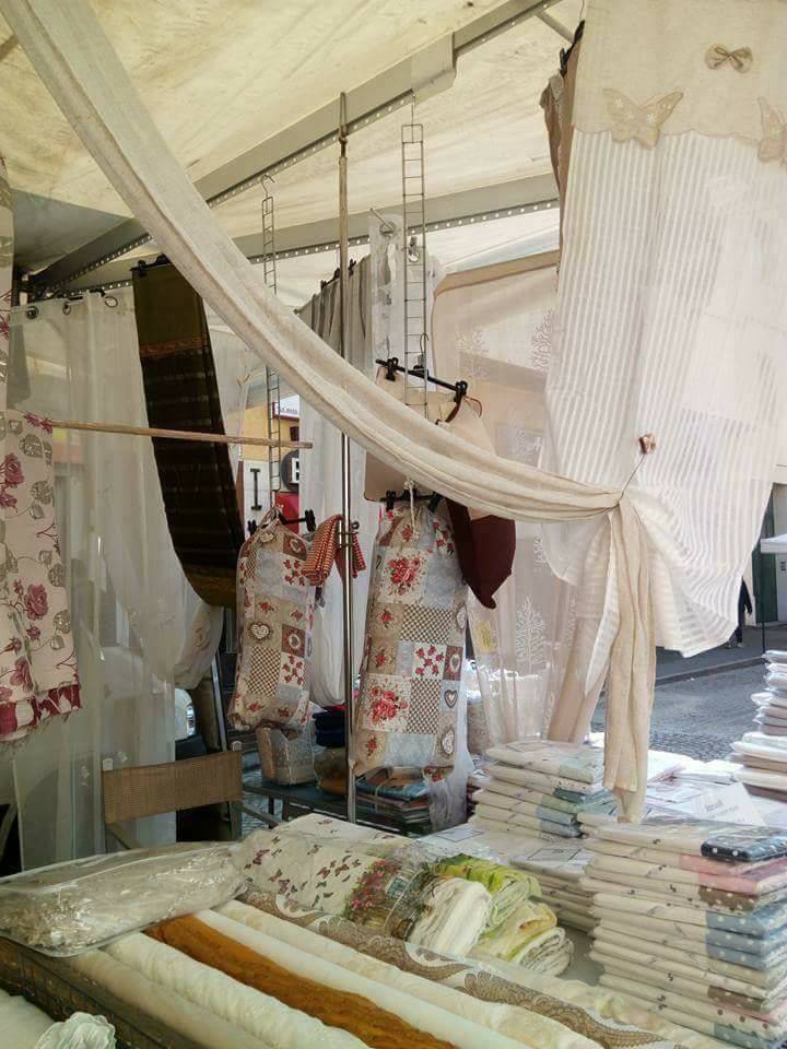 Gli Ambulanti di Forte dei Marmi a Angera 2019