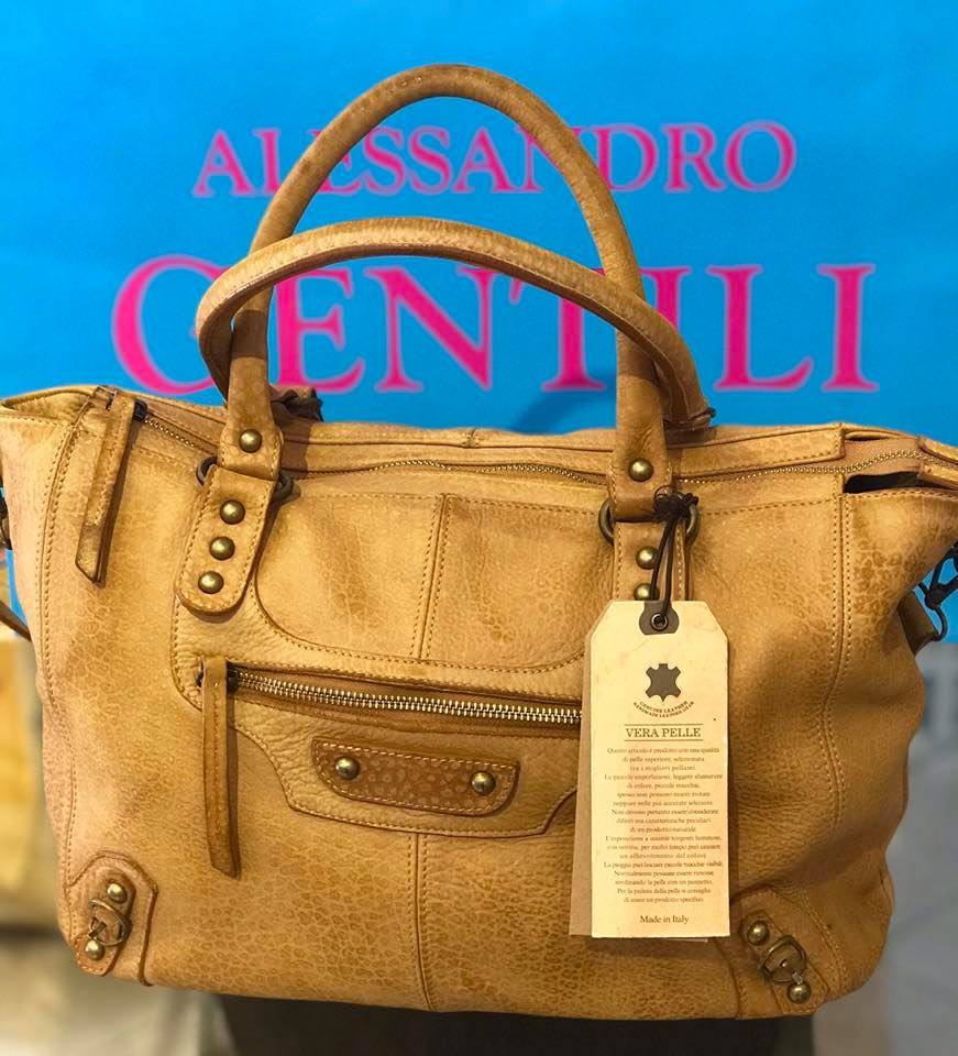 Gli Ambulanti di Forte dei Marmi a Angera 2019